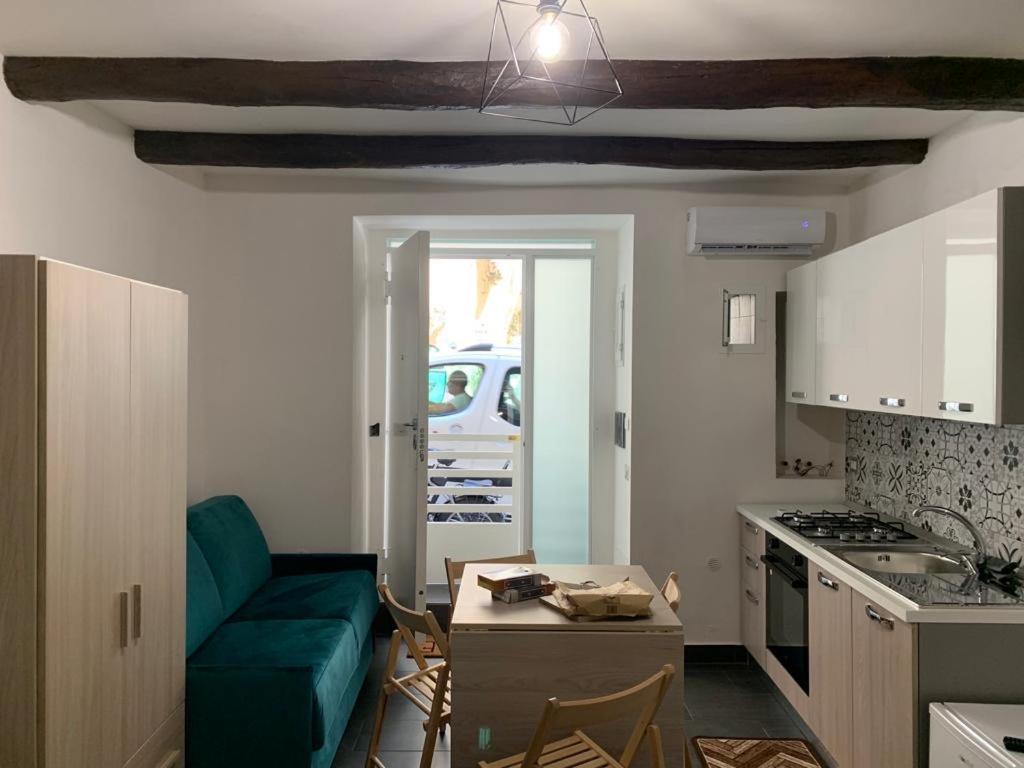 Viky House Chiaia Apartment Naples Exterior photo