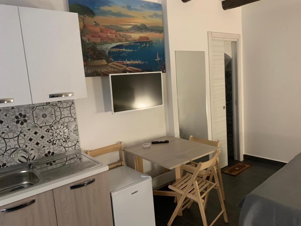 Viky House Chiaia Apartment Naples Exterior photo