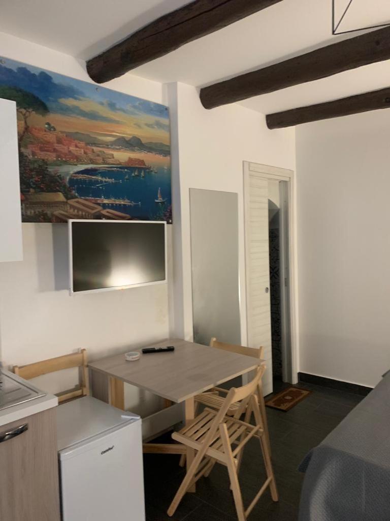 Viky House Chiaia Apartment Naples Exterior photo