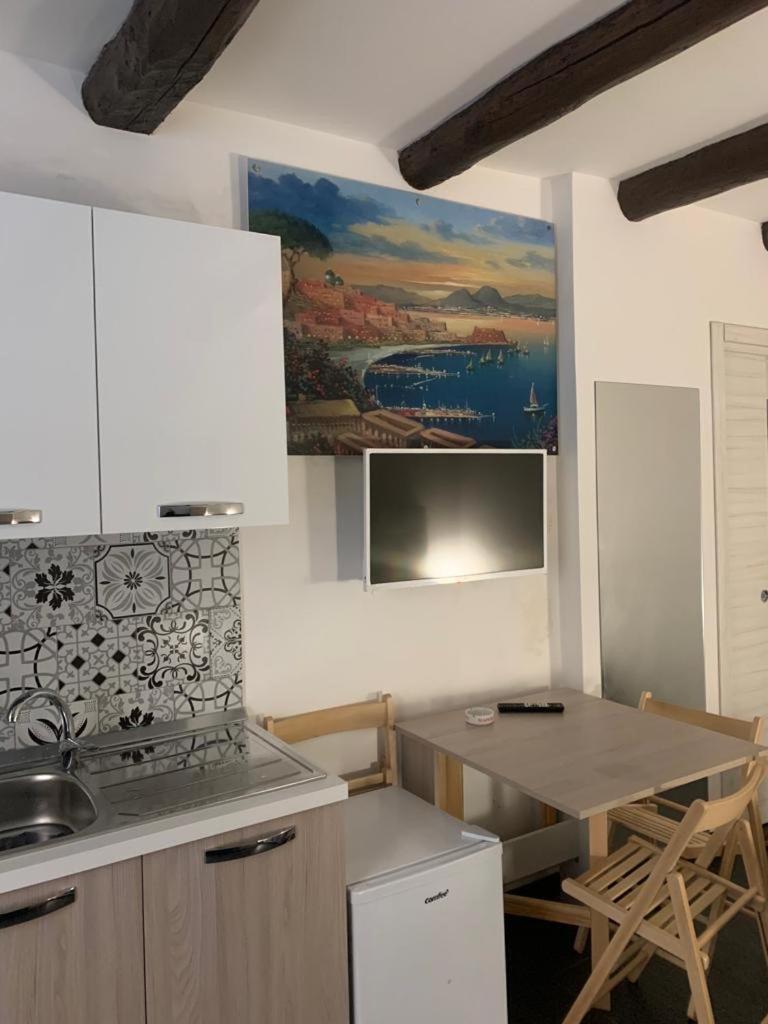 Viky House Chiaia Apartment Naples Exterior photo
