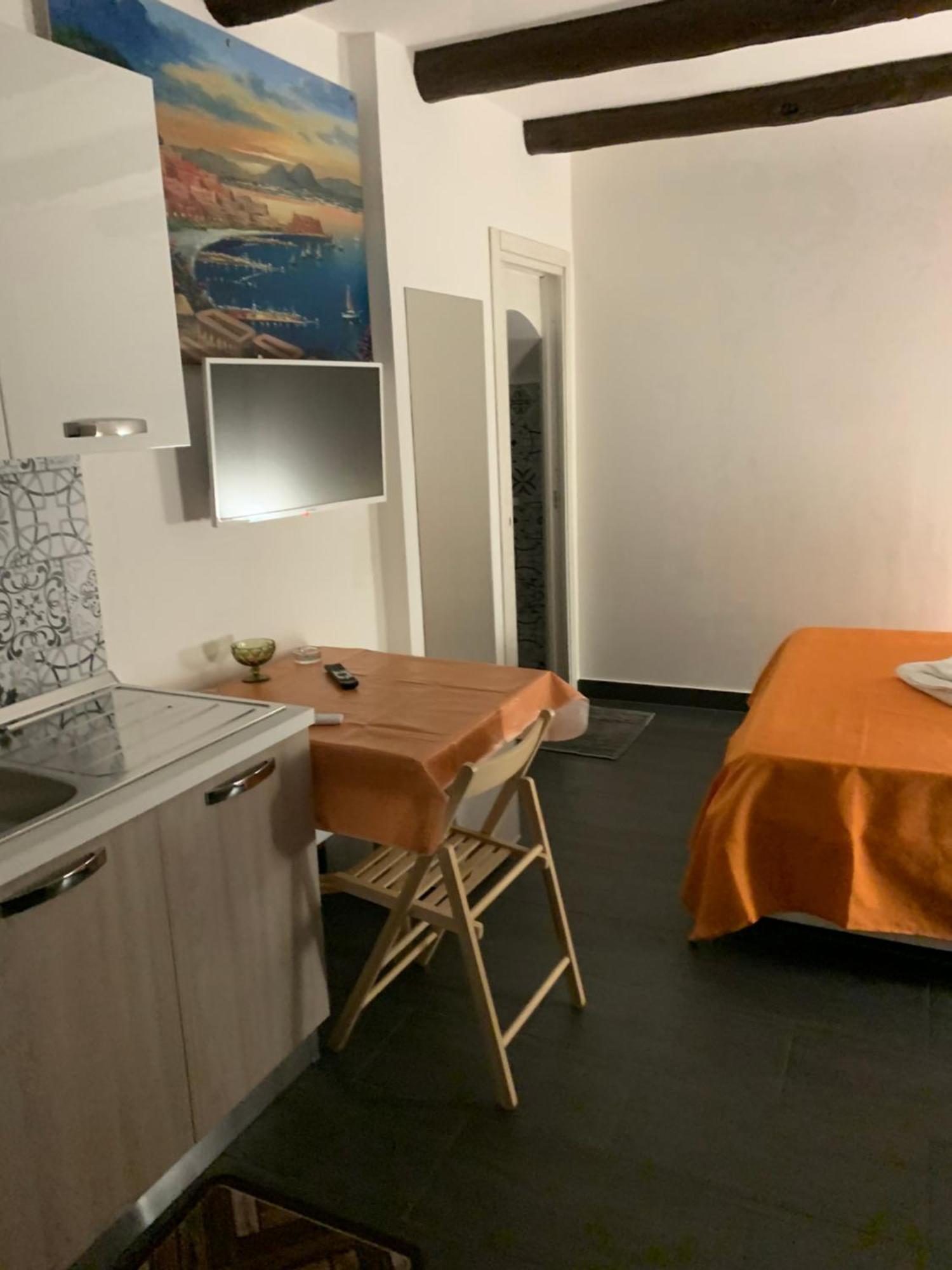 Viky House Chiaia Apartment Naples Exterior photo
